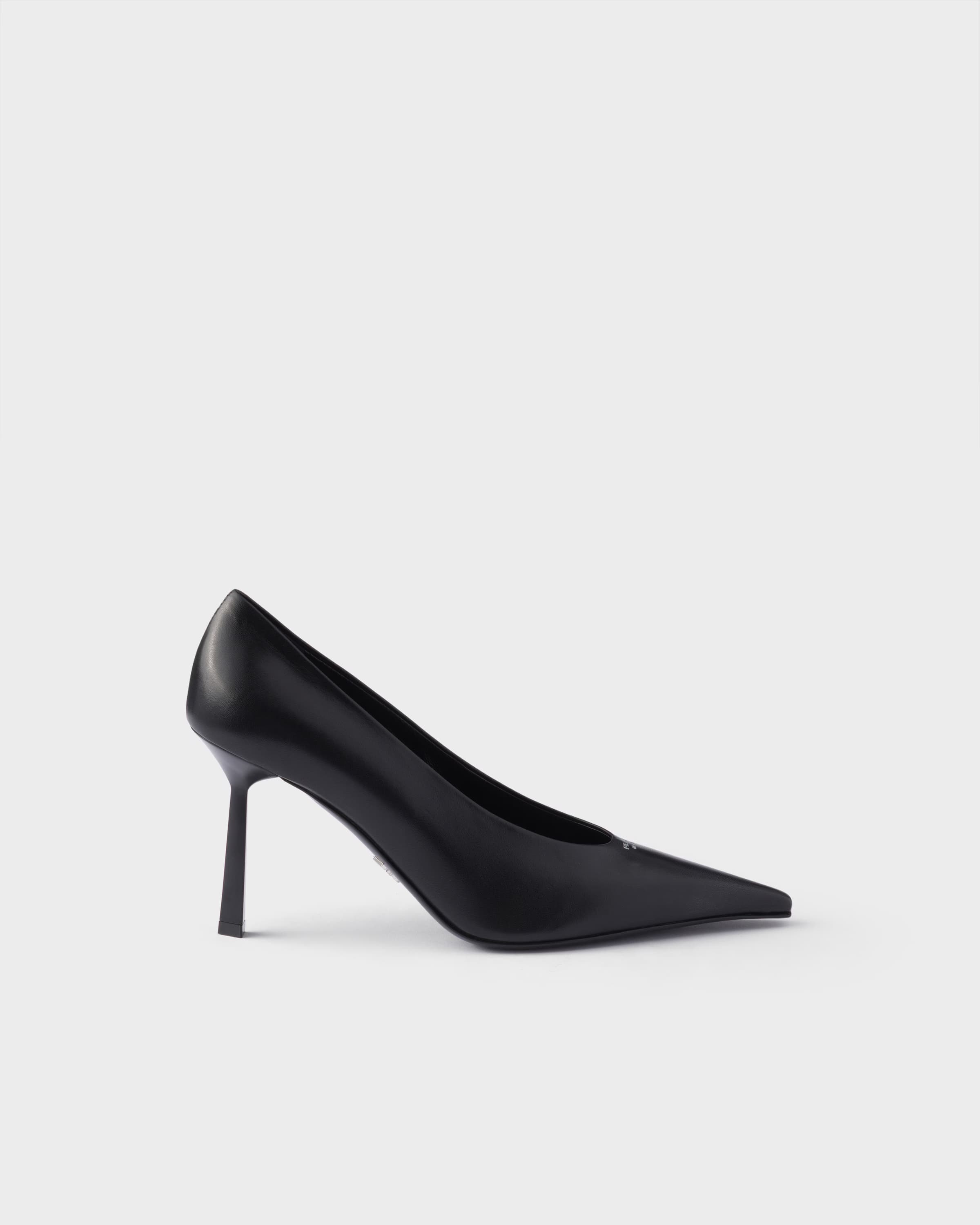 Leather pumps